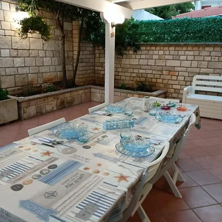 Poesia 50 M Dal Mare Con Giardino E Parcheggio
